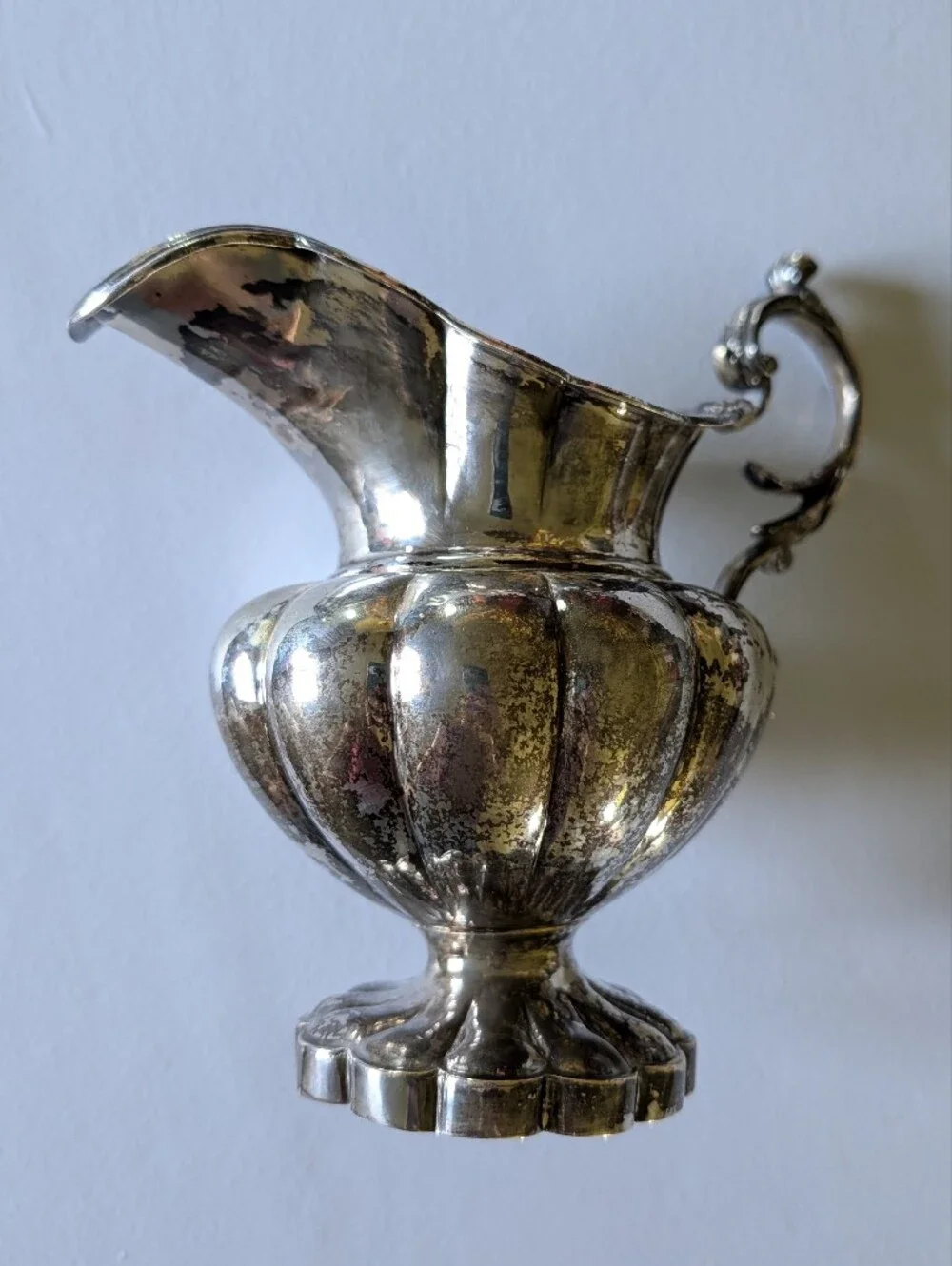 ANTIQUE SILVERPLATED CREAM PITCHER perfect patina - Picture 2 of 9